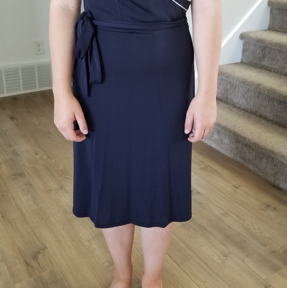 Dress - Picture 4 of 8